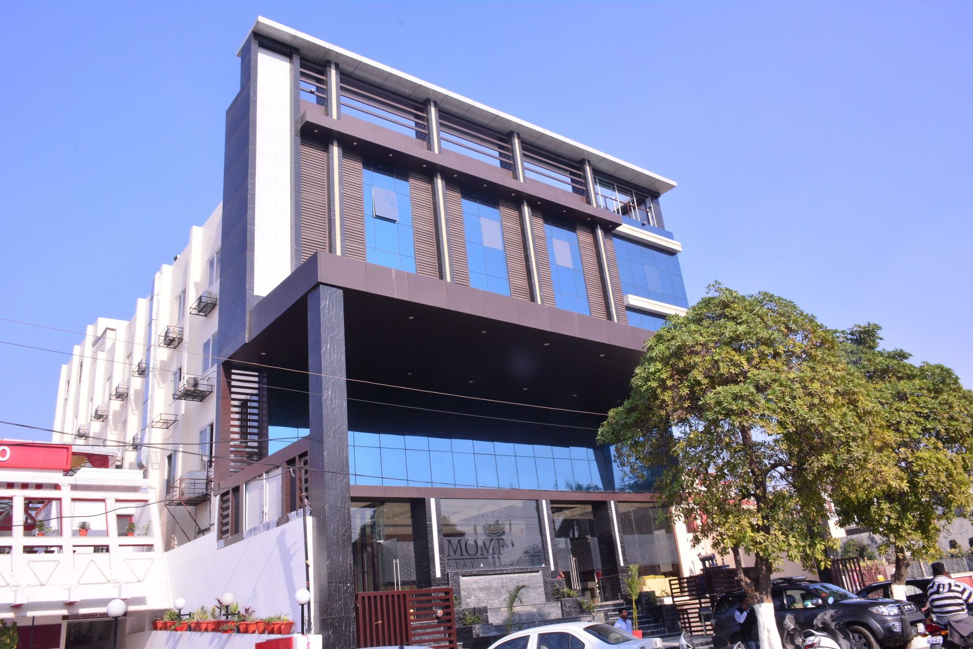 Moments Hotel Lucknow Exterior foto