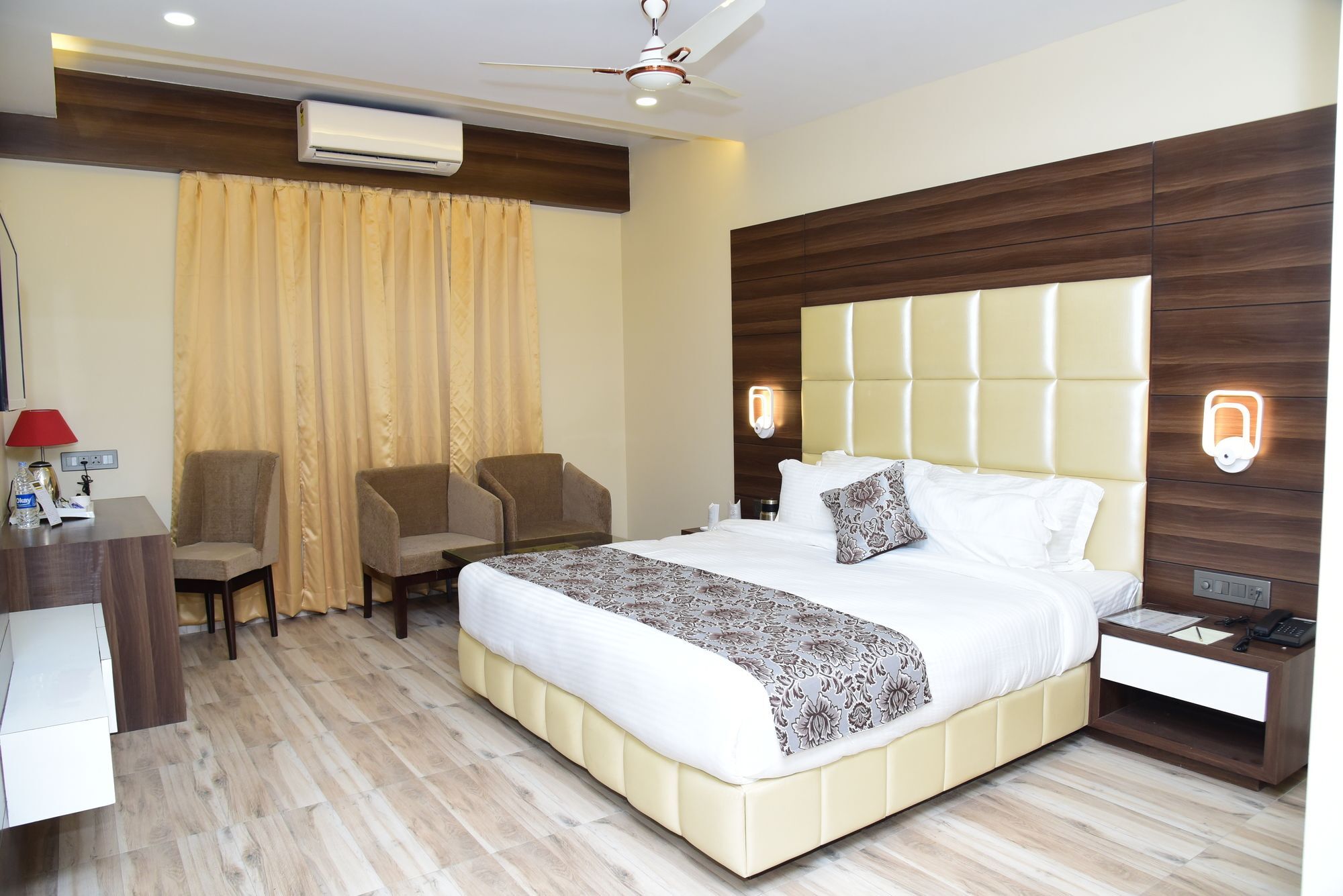 Moments Hotel Lucknow Exterior foto