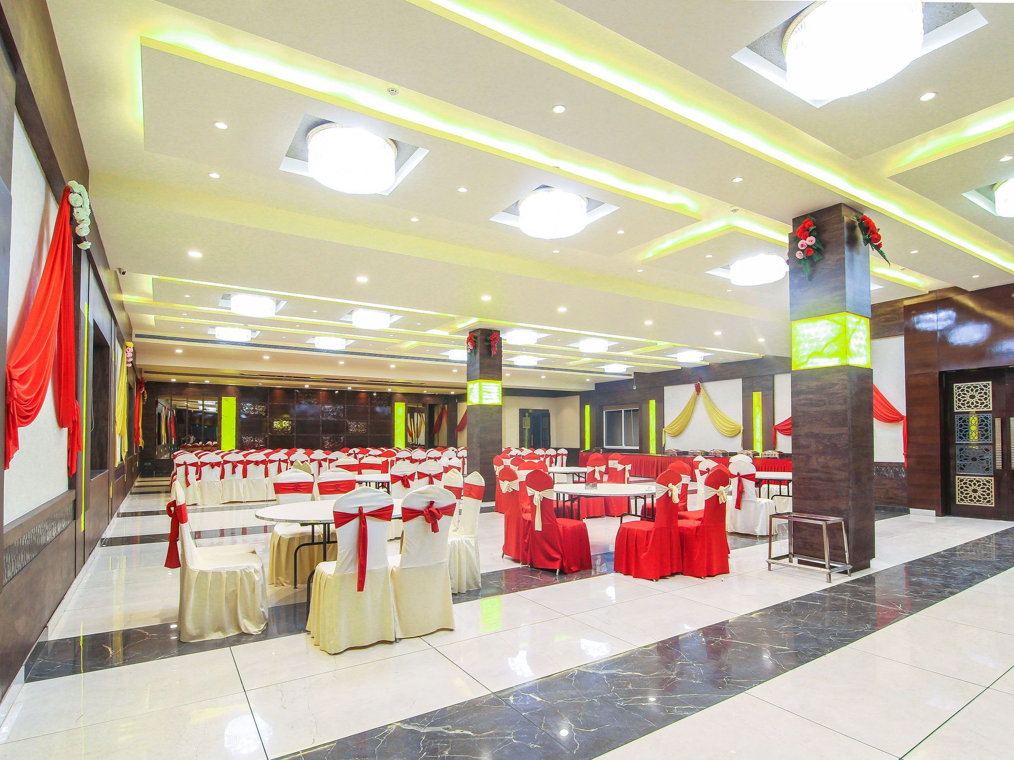 Moments Hotel Lucknow Exterior foto