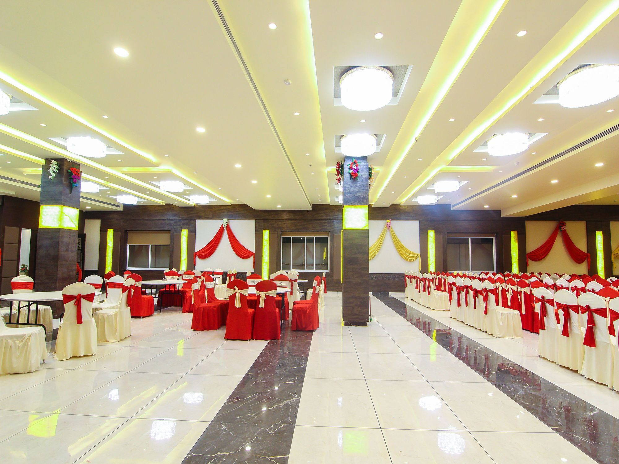 Moments Hotel Lucknow Exterior foto